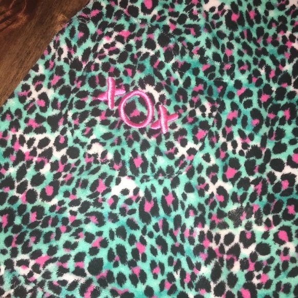 Betsey Johnson Leopard Bath Wrap - Picture 2 of 4